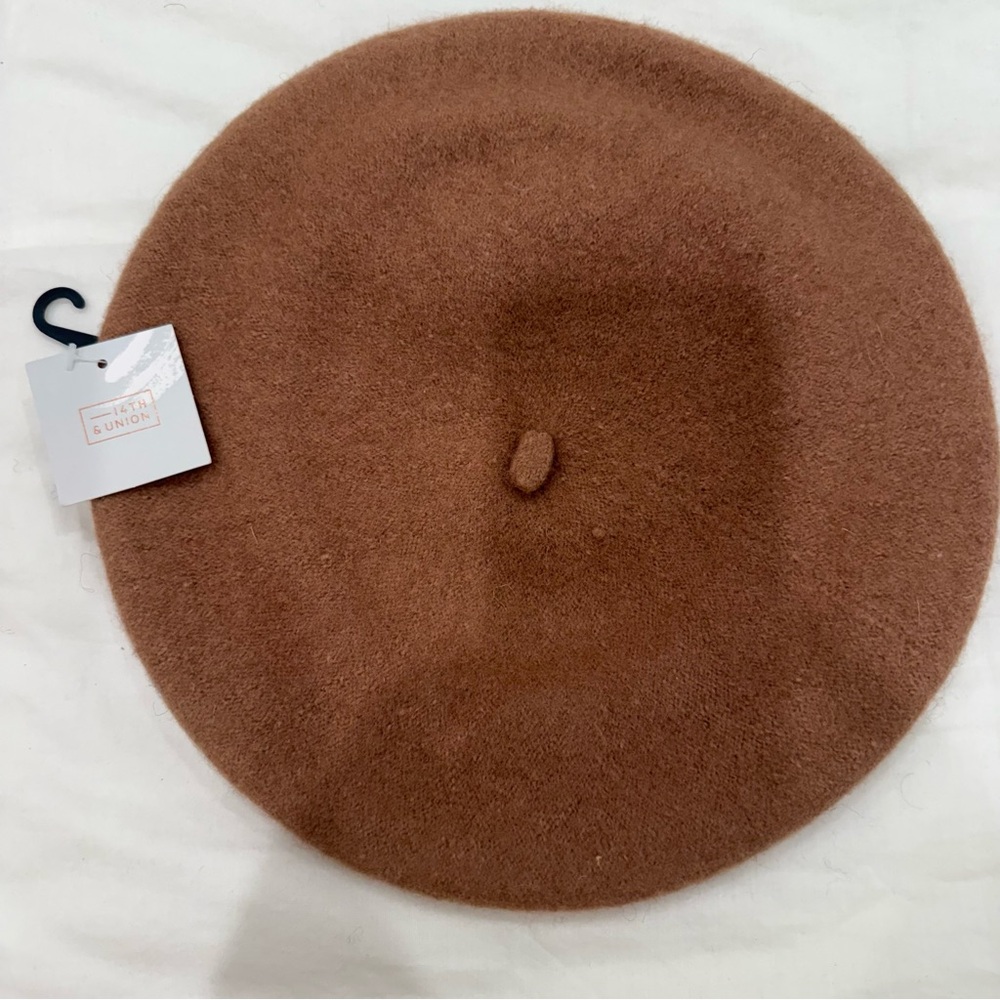 NWT Classic Light Brown Tan Beret Hat French neutral camel toast